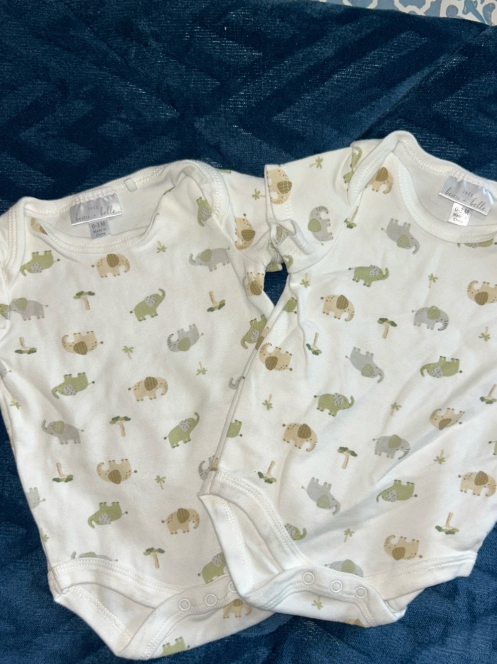 Baby Short-Sleeve Elephant Print Bodysuit Set - White with Green & Tan